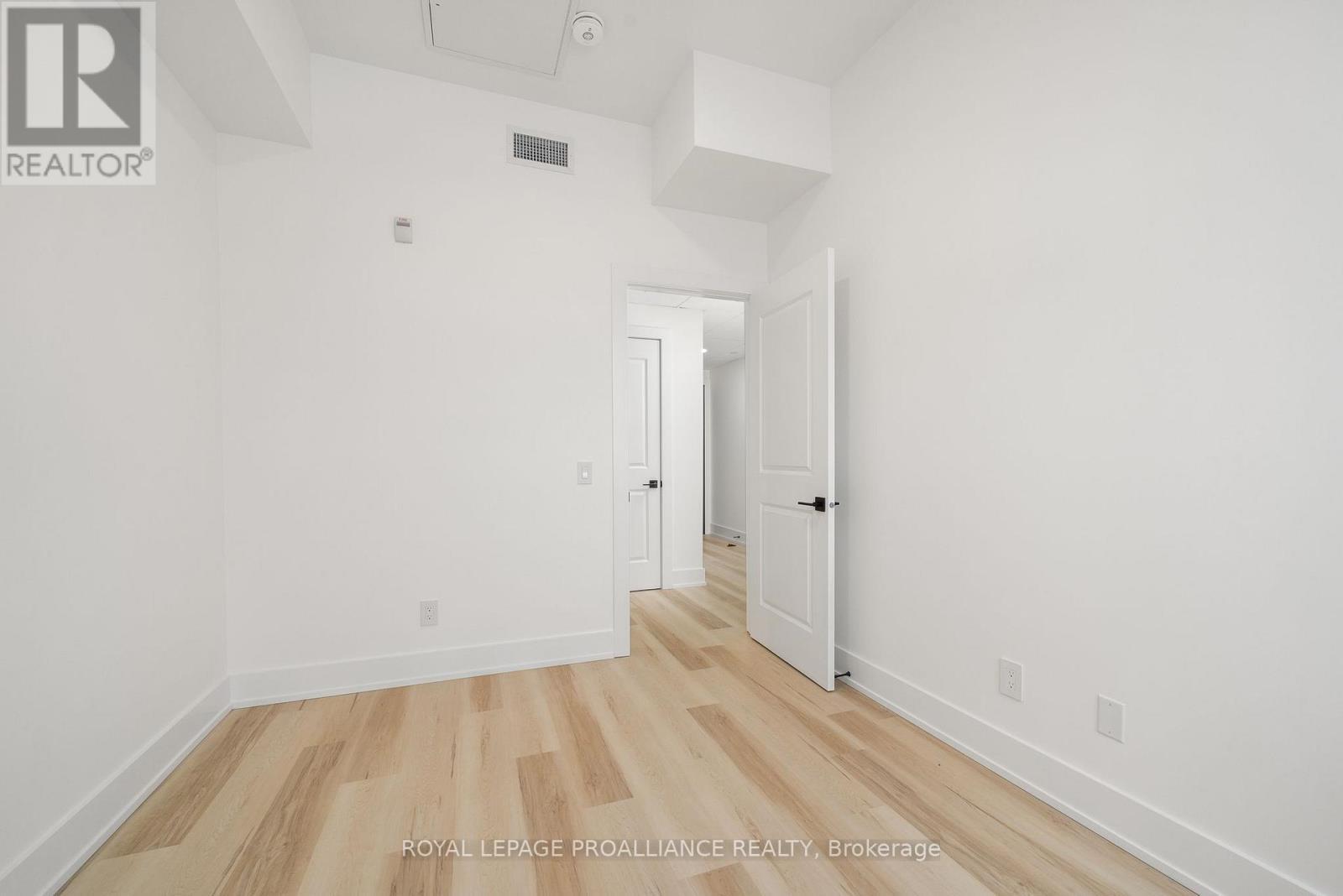 












302 - 941 CHARLES WILSON PARKWAY

,
Cobourg,




Ontario
K9A0L2

