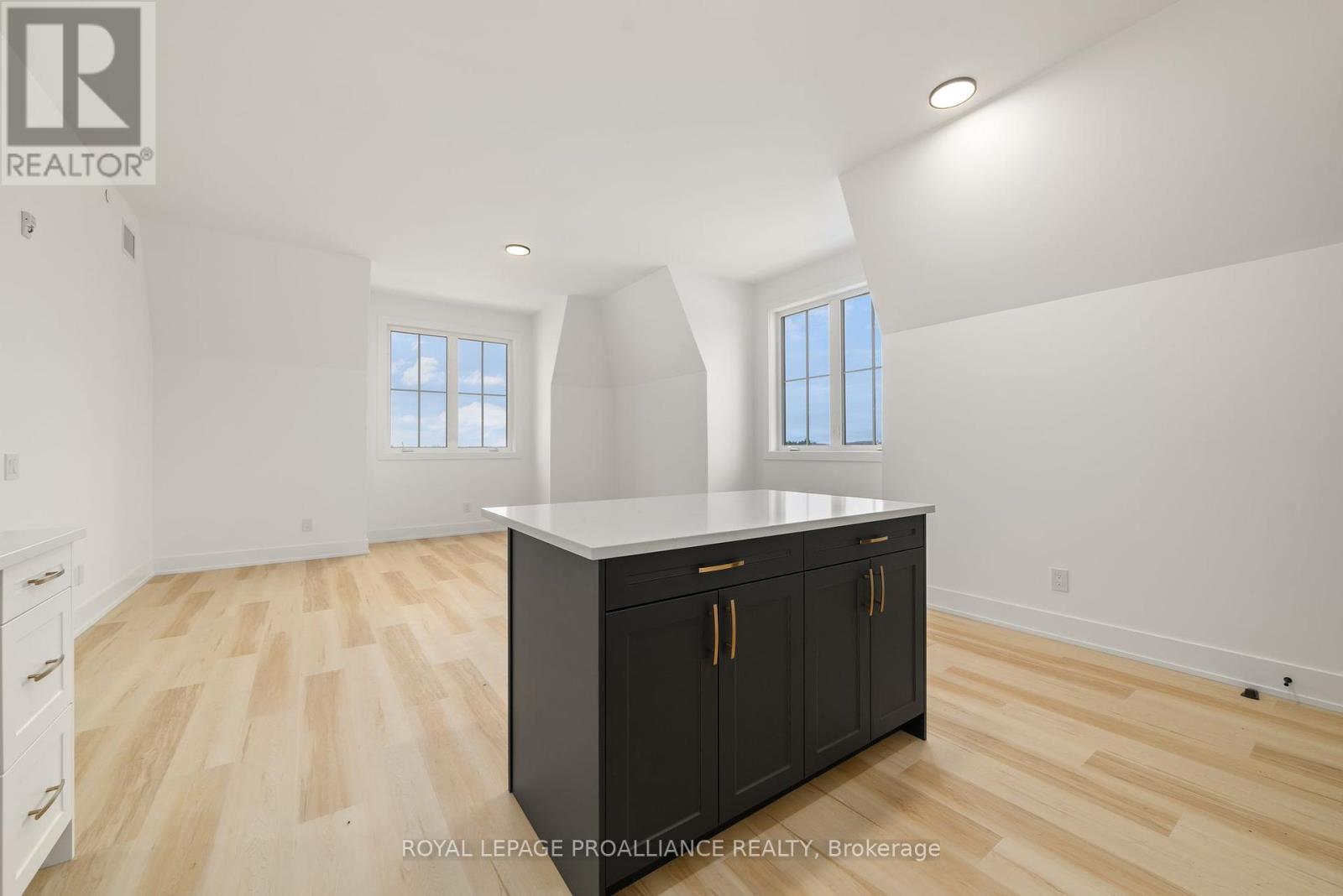 












302 - 941 CHARLES WILSON PARKWAY

,
Cobourg,




Ontario
K9A0L2

