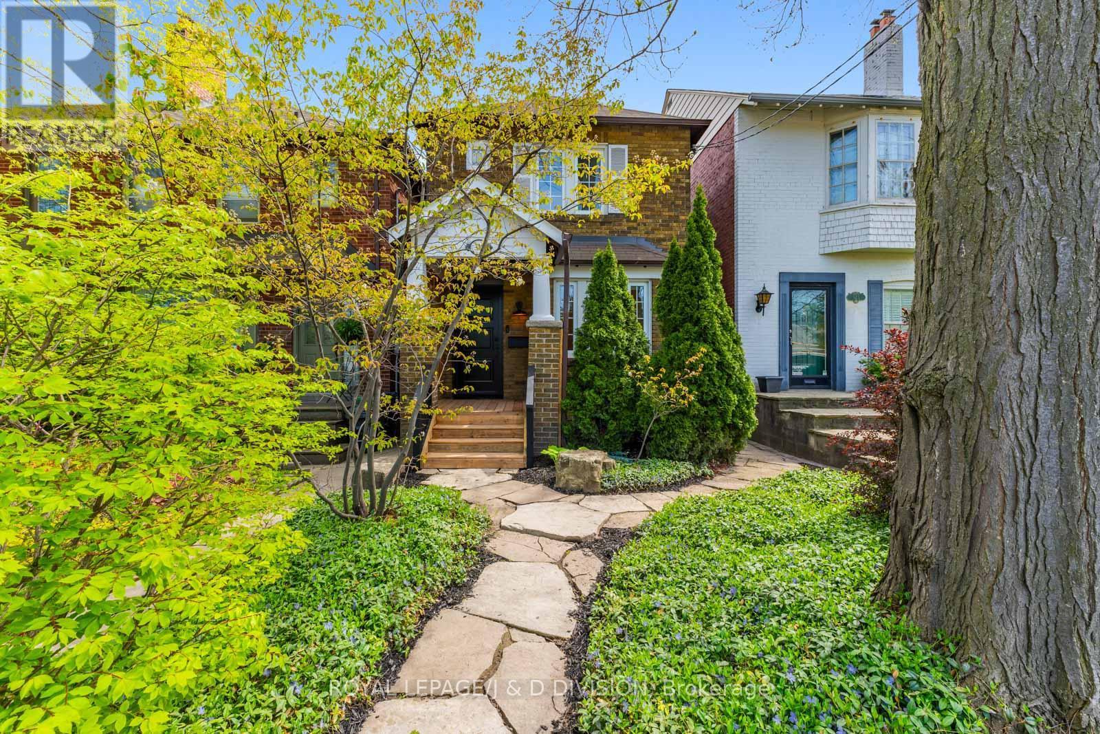 












325 DAVISVILLE AVENUE

,
Toronto,




Ontario
M4S1H1

