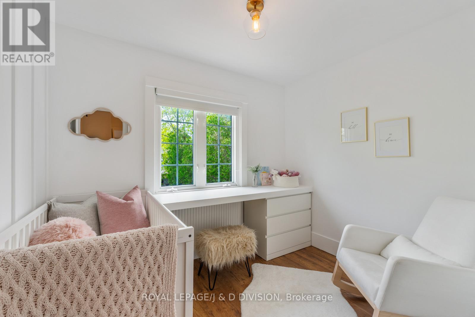 












325 DAVISVILLE AVENUE

,
Toronto,




Ontario
M4S1H1


