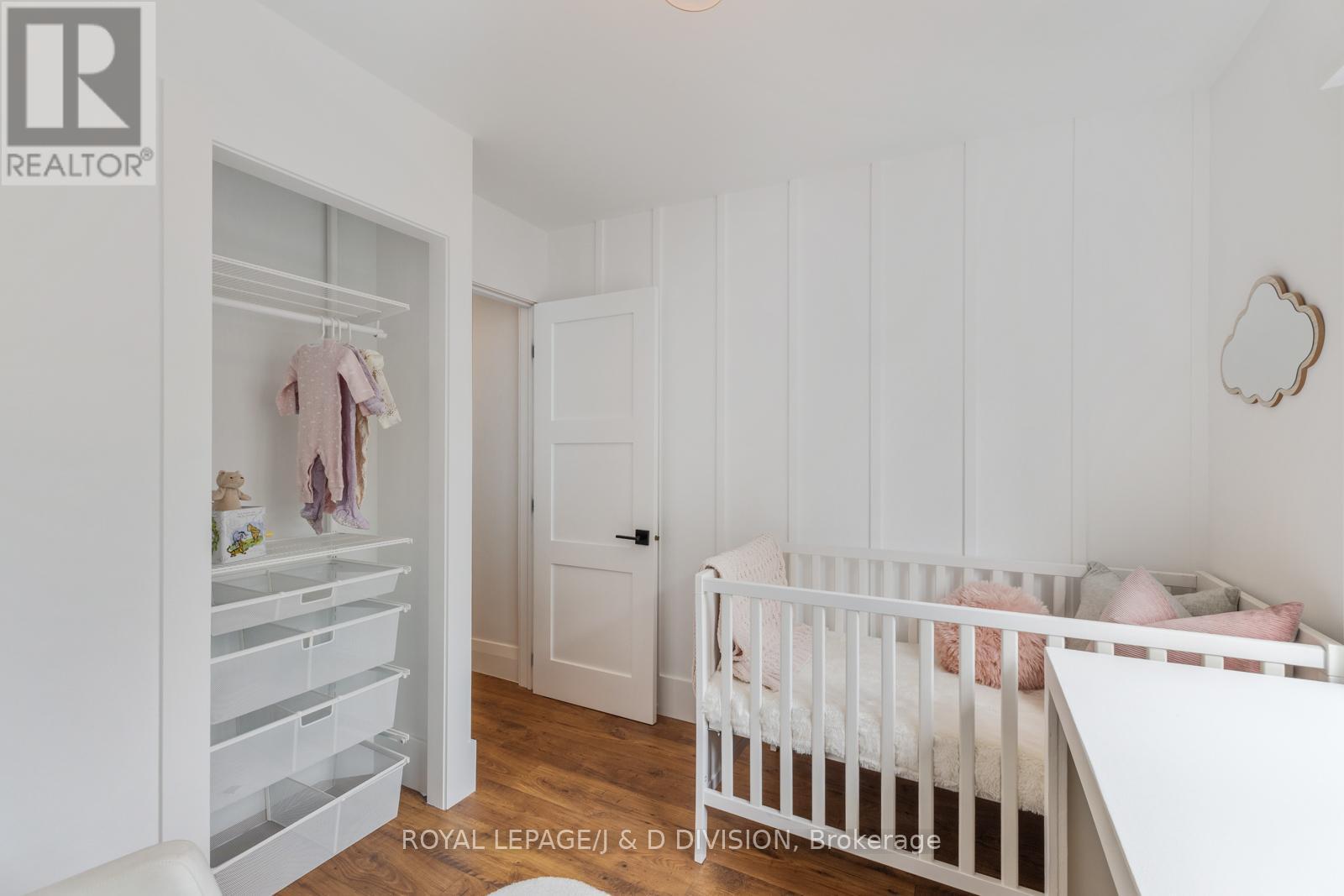 












325 DAVISVILLE AVENUE

,
Toronto,




Ontario
M4S1H1

