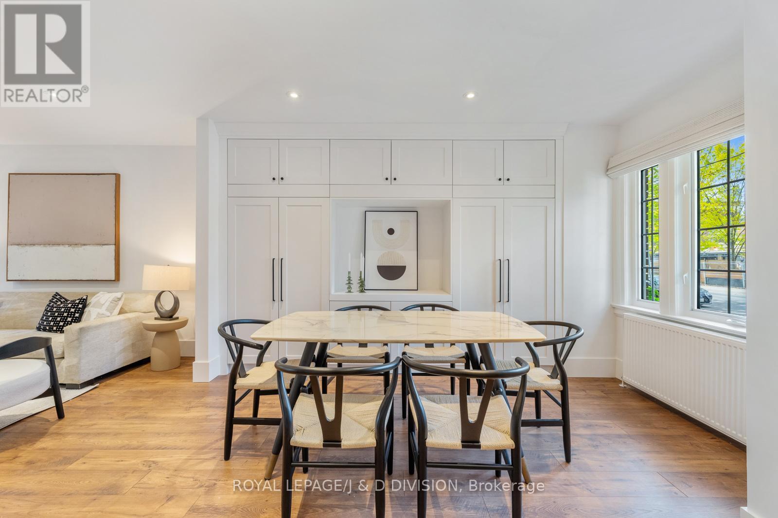 












325 DAVISVILLE AVENUE

,
Toronto,




Ontario
M4S1H1

