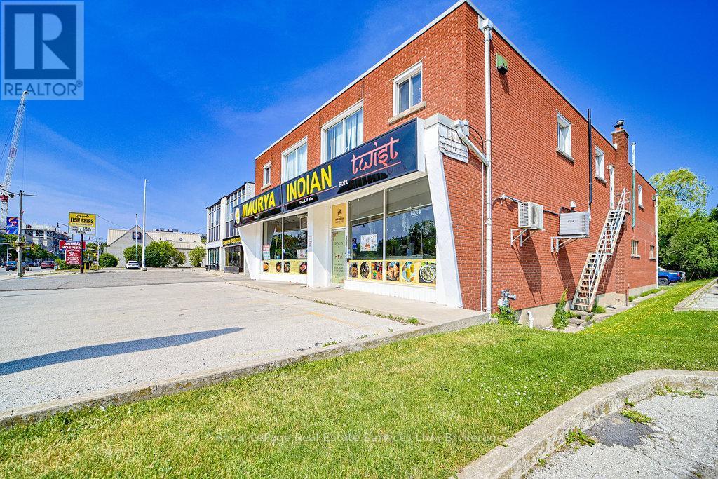 












2307 - 2309 LAKESHORE ROAD W

,
Oakville (BR Bronte),




Ontario
L6L1H2

