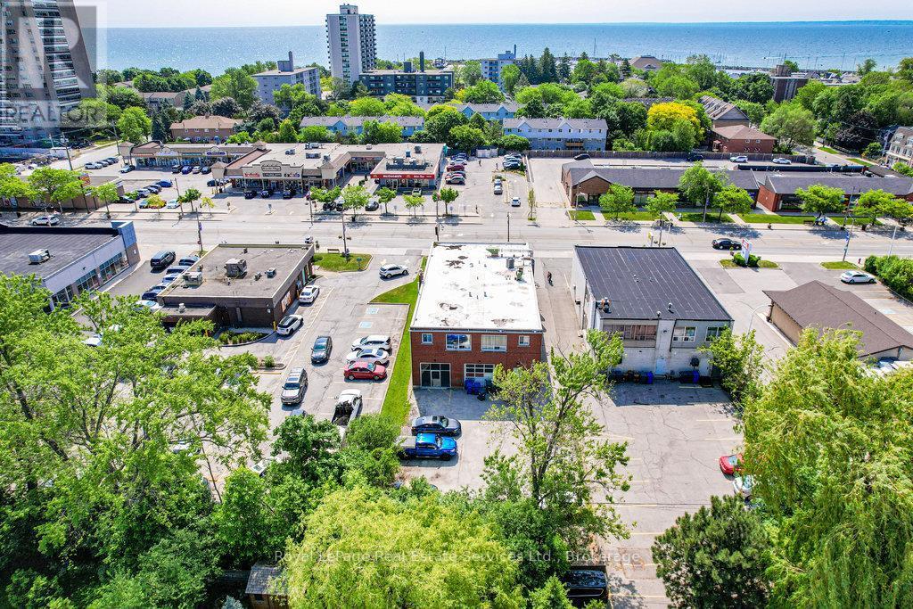 












2307 - 2309 LAKESHORE ROAD W

,
Oakville (BR Bronte),




Ontario
L6L1H2

