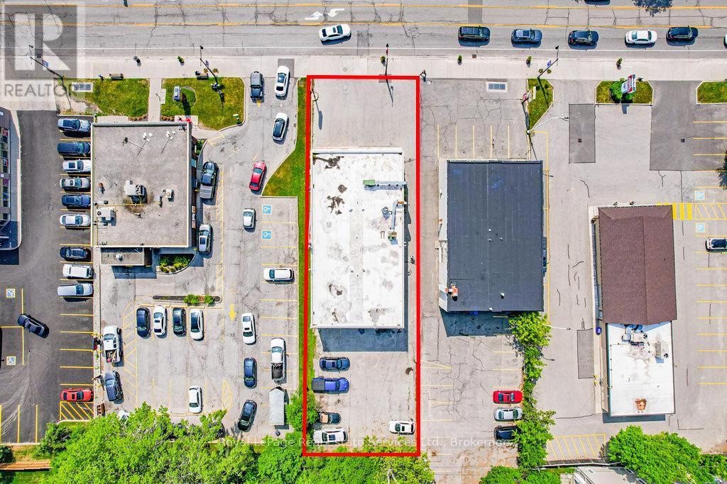 












2307 - 2309 LAKESHORE ROAD W

,
Oakville (BR Bronte),




Ontario
L6L1H2

