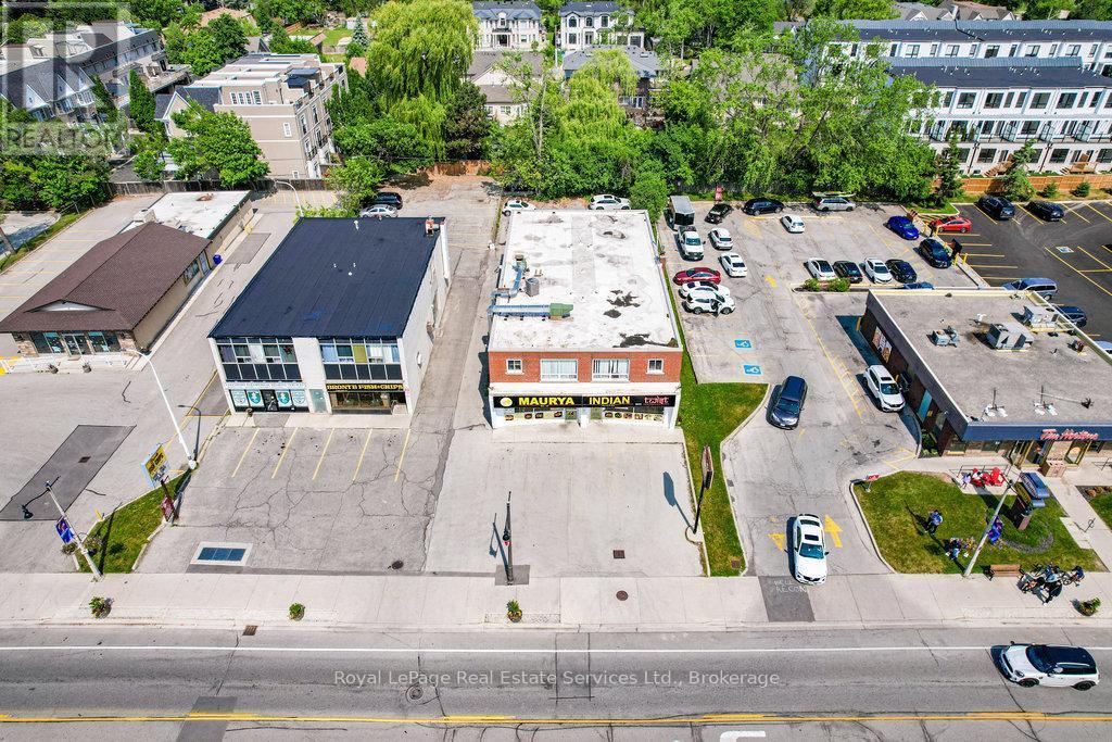 












2307 - 2309 LAKESHORE ROAD W

,
Oakville (BR Bronte),




Ontario
L6L1H2

