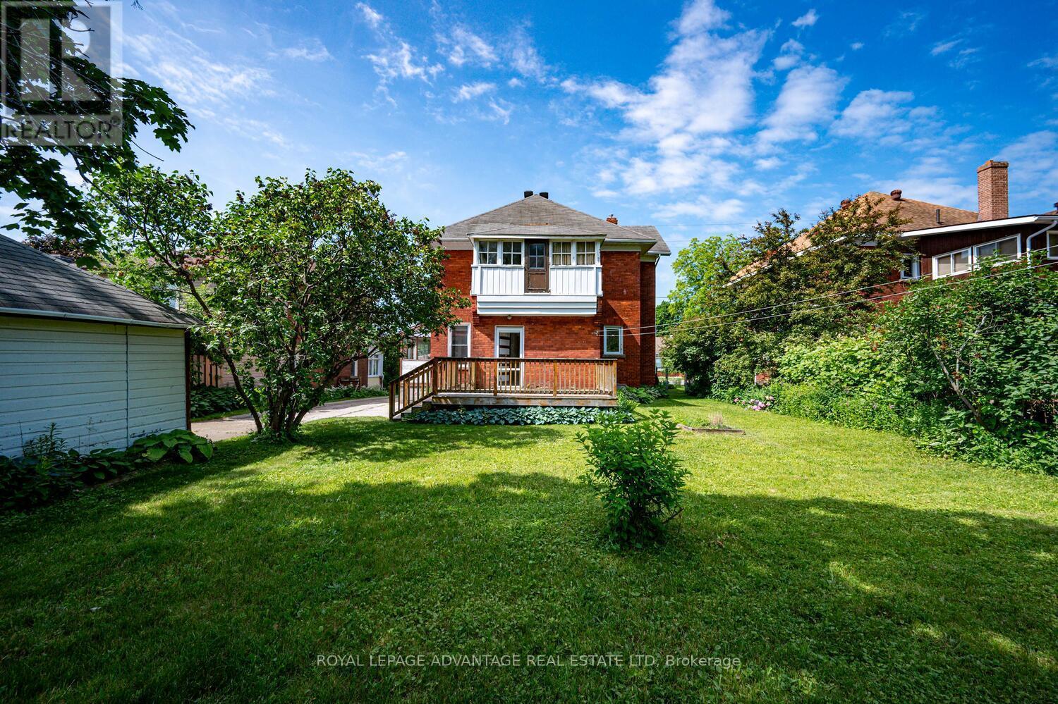 












11 ELMSLEY STREET S

,
Smiths Falls,




Ontario
K7A3P1

