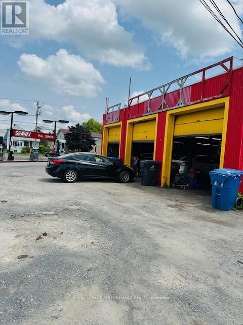 












3064 PITT STREET W

,
Cornwall,




Ontario
K6H1B1

