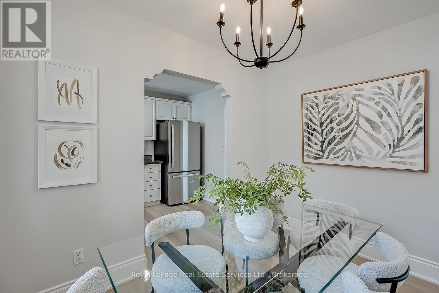 












397 BARTOS DRIVE

,
Oakville (CO Central),




Ontario
L6K3E5

