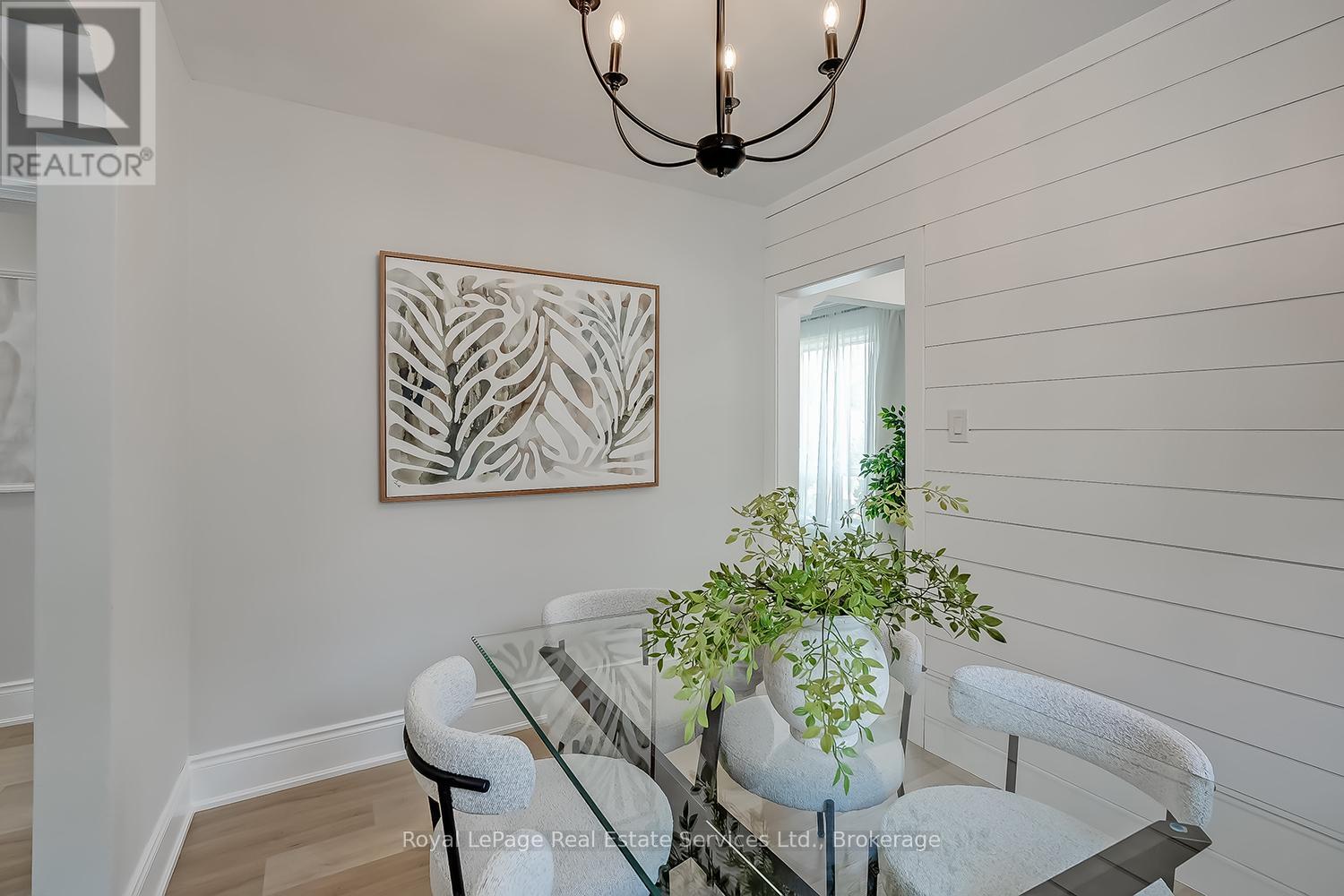 












397 BARTOS DRIVE

,
Oakville (CO Central),




Ontario
L6K3E5

