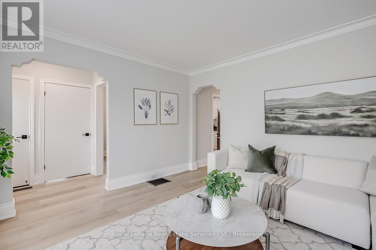 












397 BARTOS DRIVE

,
Oakville (CO Central),




Ontario
L6K3E5


