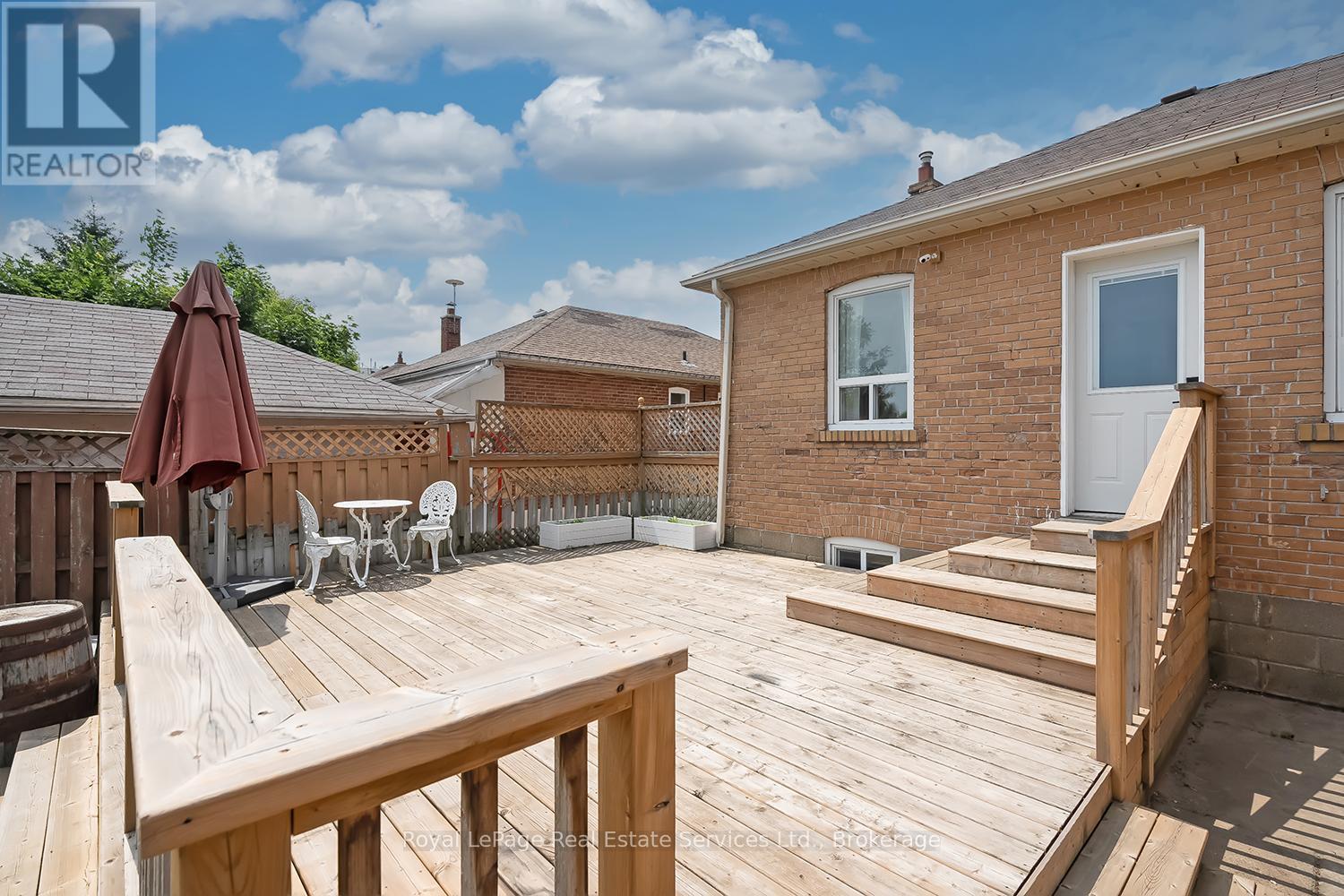 












397 BARTOS DRIVE

,
Oakville (CO Central),




Ontario
L6K3E5

