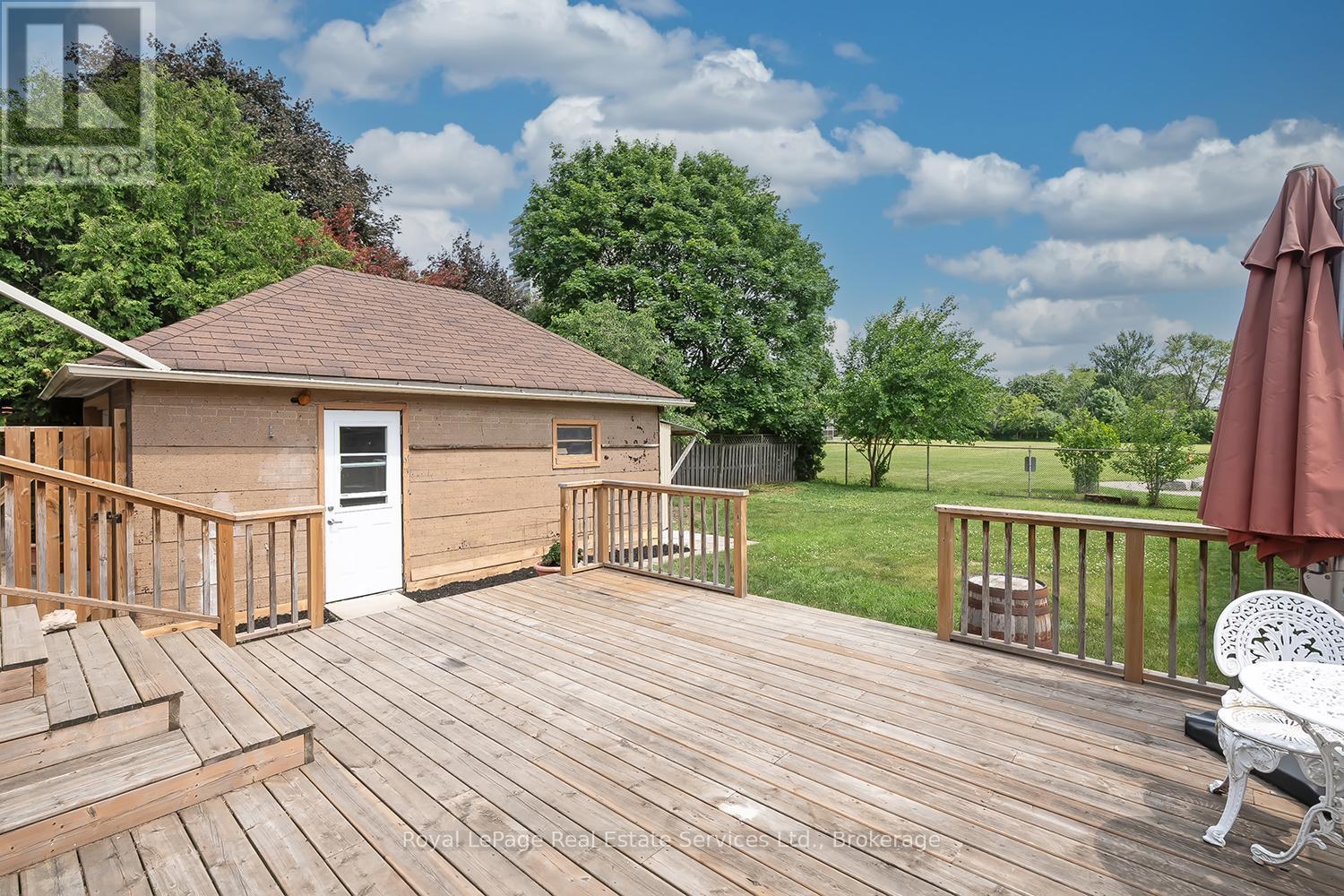 












397 BARTOS DRIVE

,
Oakville (CO Central),




Ontario
L6K3E5


