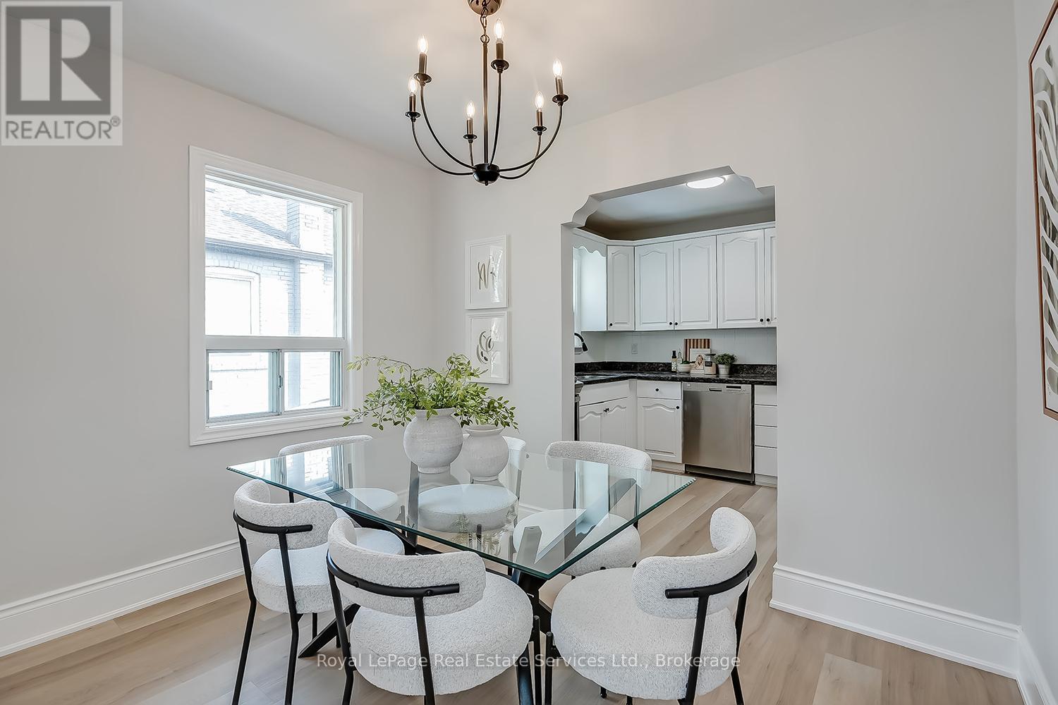 












397 BARTOS DRIVE

,
Oakville (CO Central),




Ontario
L6K3E5

