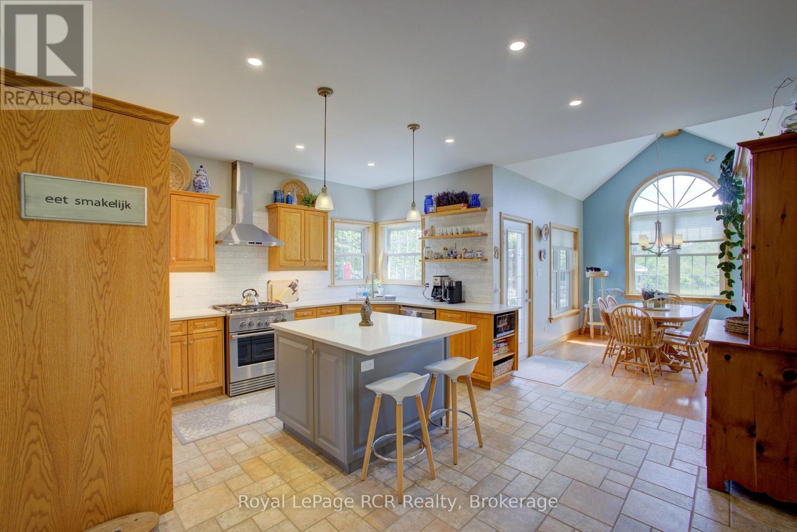 












8022 CONCESSION 16 ROAD

,
Mapleton,







Ontario
N0G1A0

