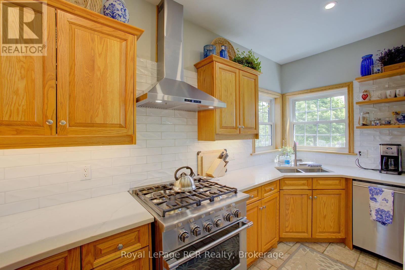 












8022 CONCESSION 16 ROAD

,
Mapleton,







Ontario
N0G1A0

