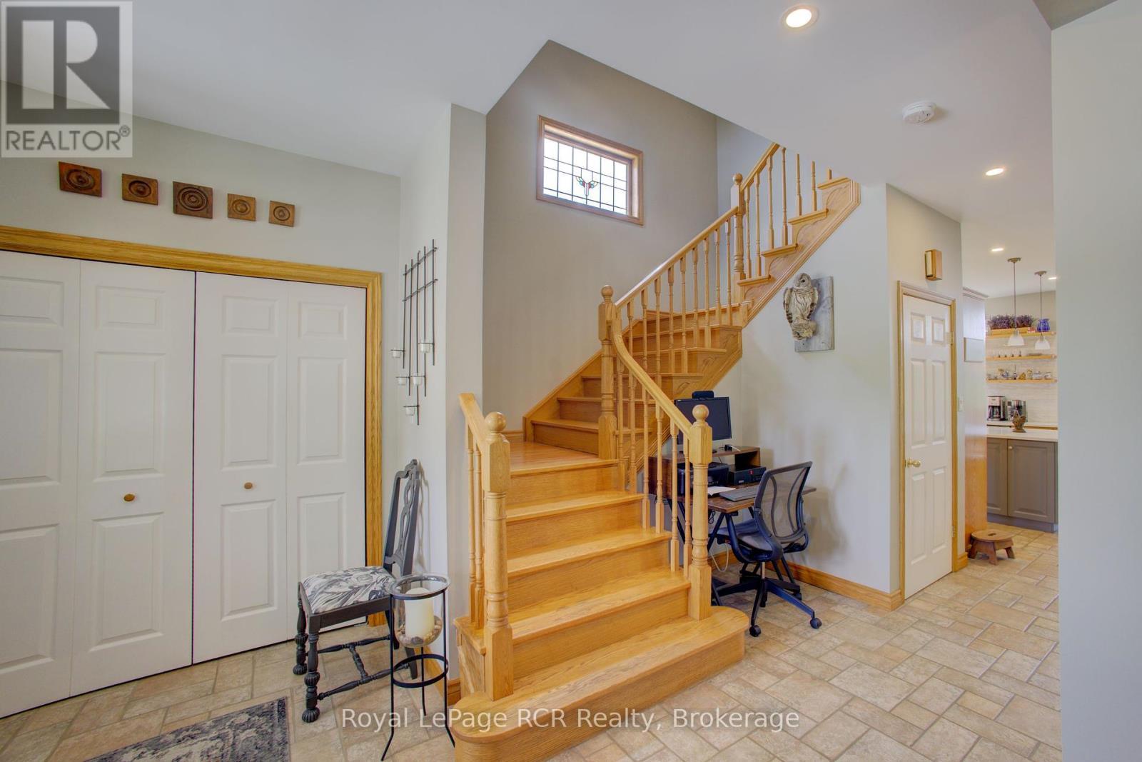 












8022 CONCESSION 16 ROAD

,
Mapleton,







Ontario
N0G1A0


