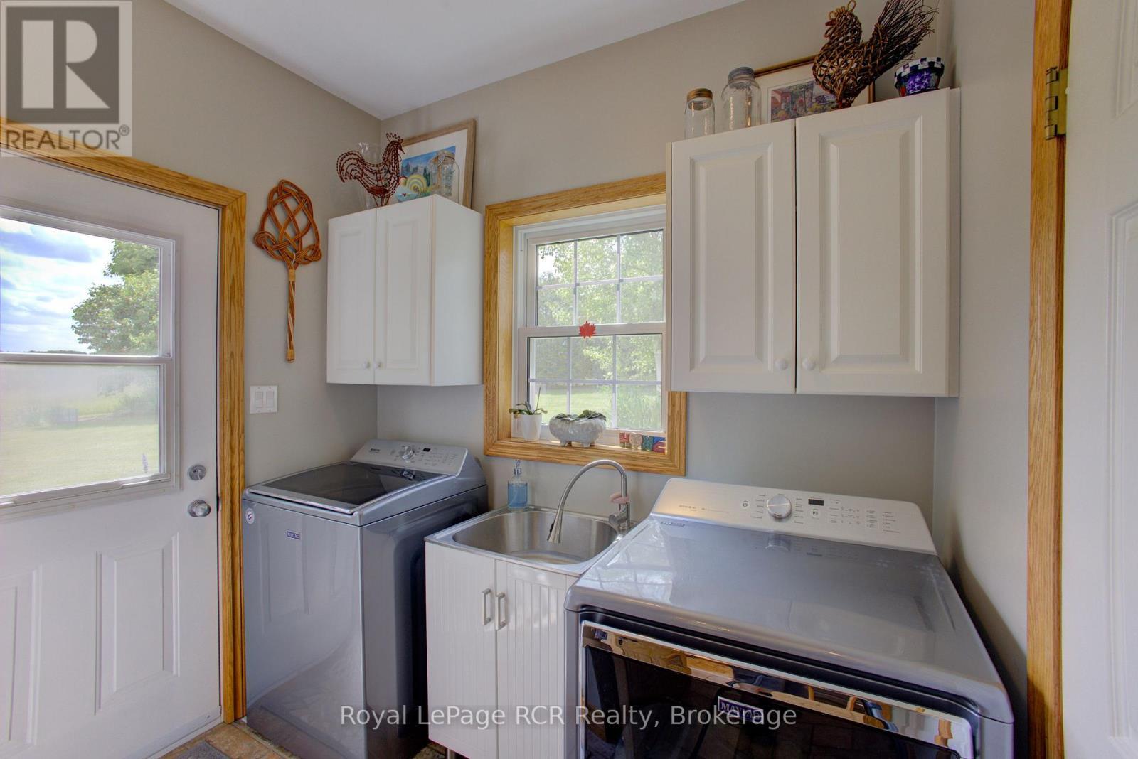 












8022 CONCESSION 16 ROAD

,
Mapleton,







Ontario
N0G1A0

