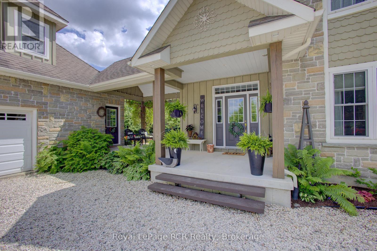 












8022 CONCESSION 16 ROAD

,
Mapleton,







Ontario
N0G1A0

