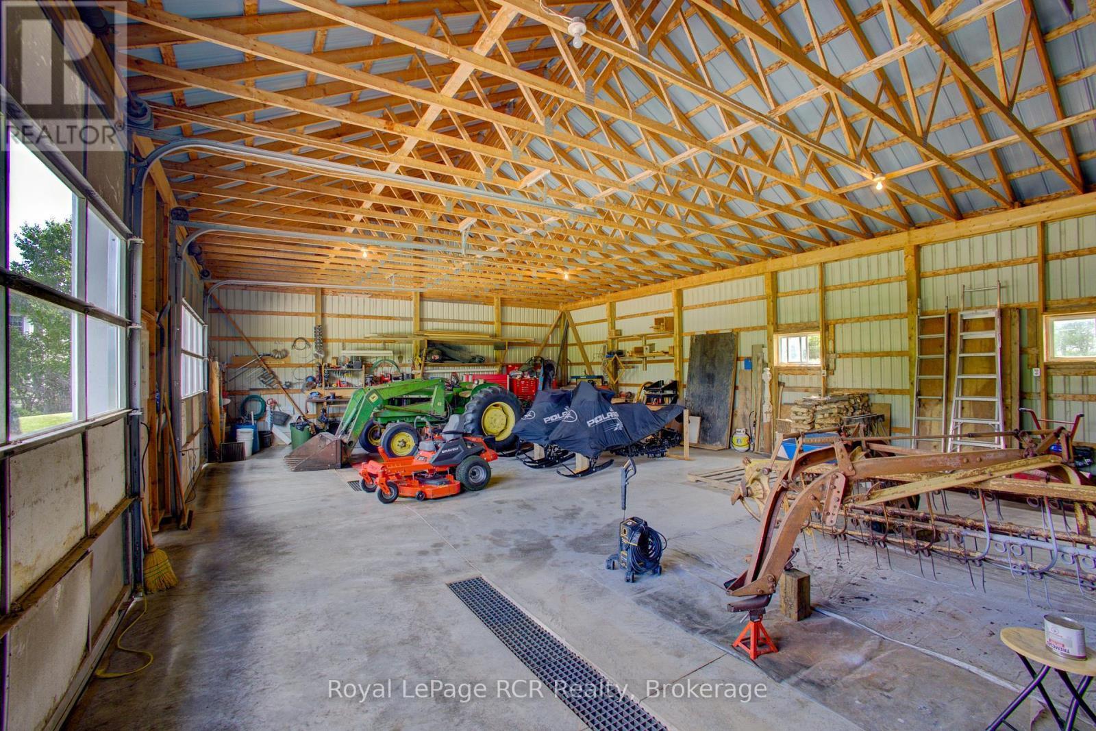 












8022 CONCESSION 16 ROAD

,
Mapleton,







Ontario
N0G1A0


