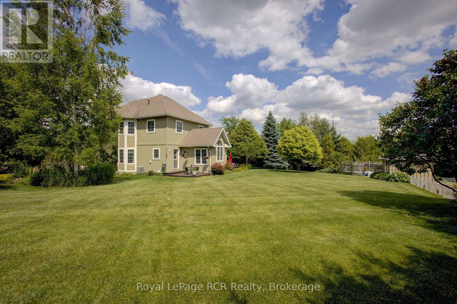












8022 CONCESSION 16 ROAD

,
Mapleton,







Ontario
N0G1A0

