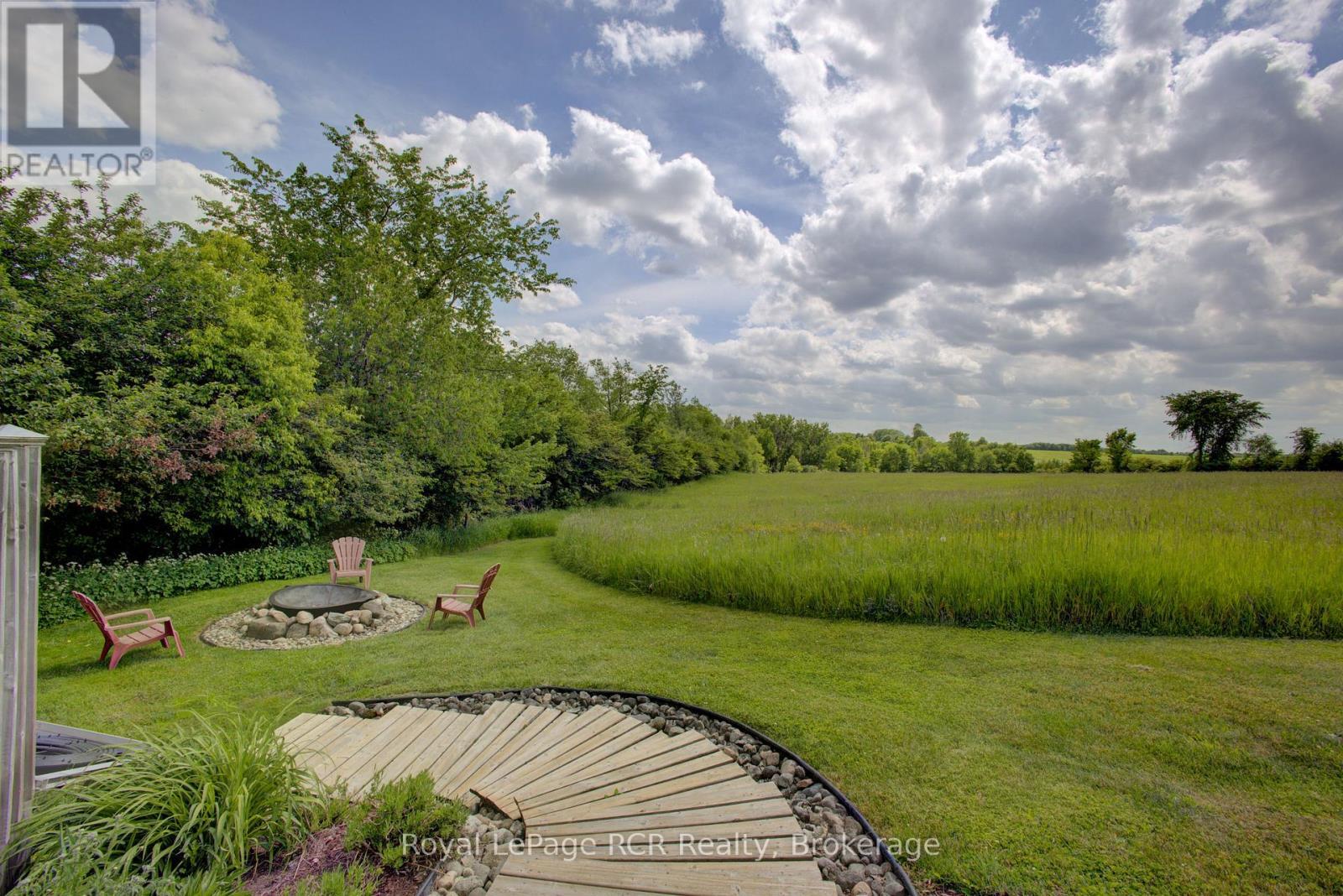 












8022 CONCESSION 16 ROAD

,
Mapleton,







Ontario
N0G1A0

