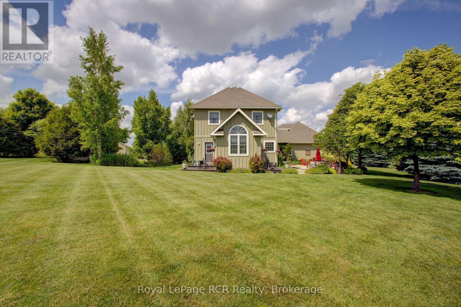 












8022 CONCESSION 16 ROAD

,
Mapleton,







Ontario
N0G1A0

