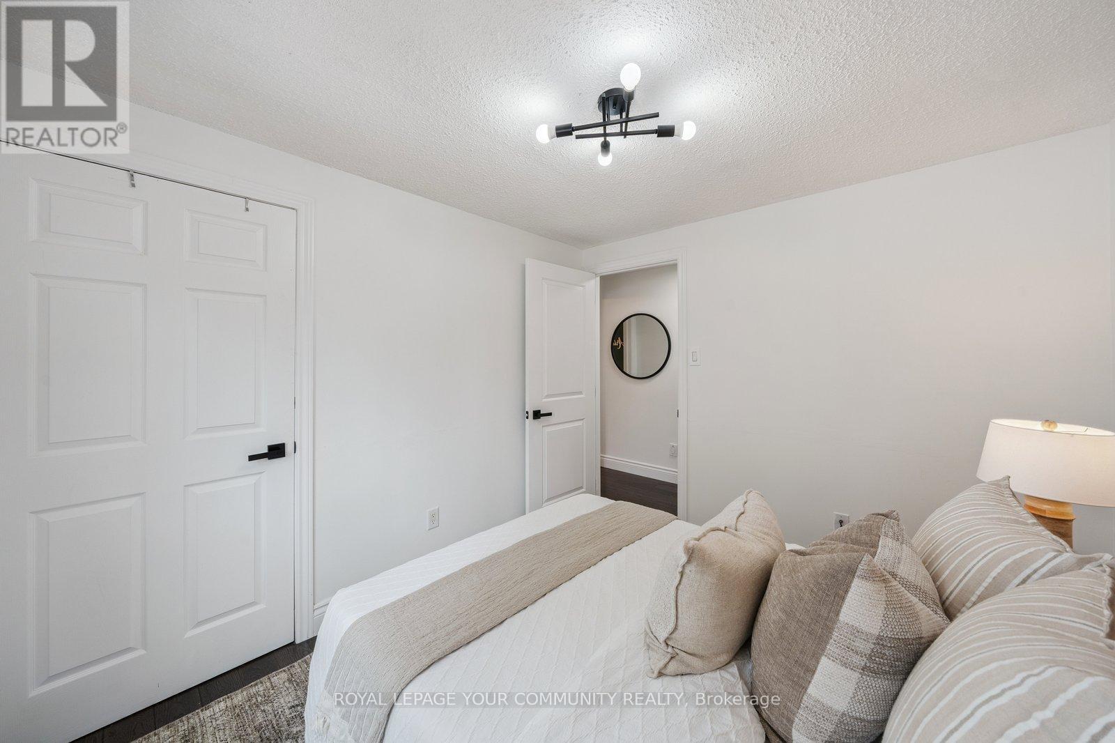 












249 WELDRICK ROAD W

,
Richmond Hill,




Ontario
L4C5J2

