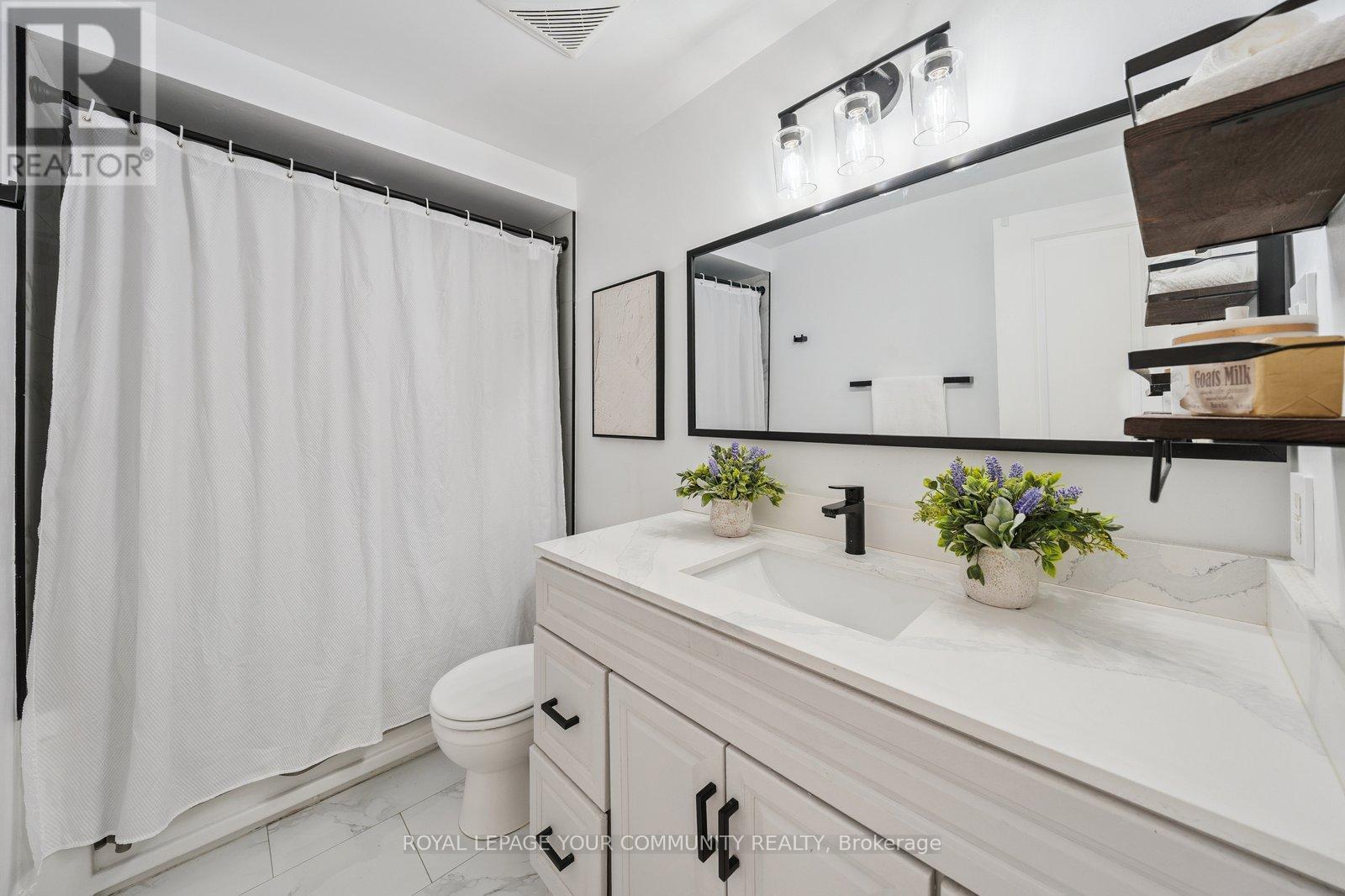 












249 WELDRICK ROAD W

,
Richmond Hill,




Ontario
L4C5J2

