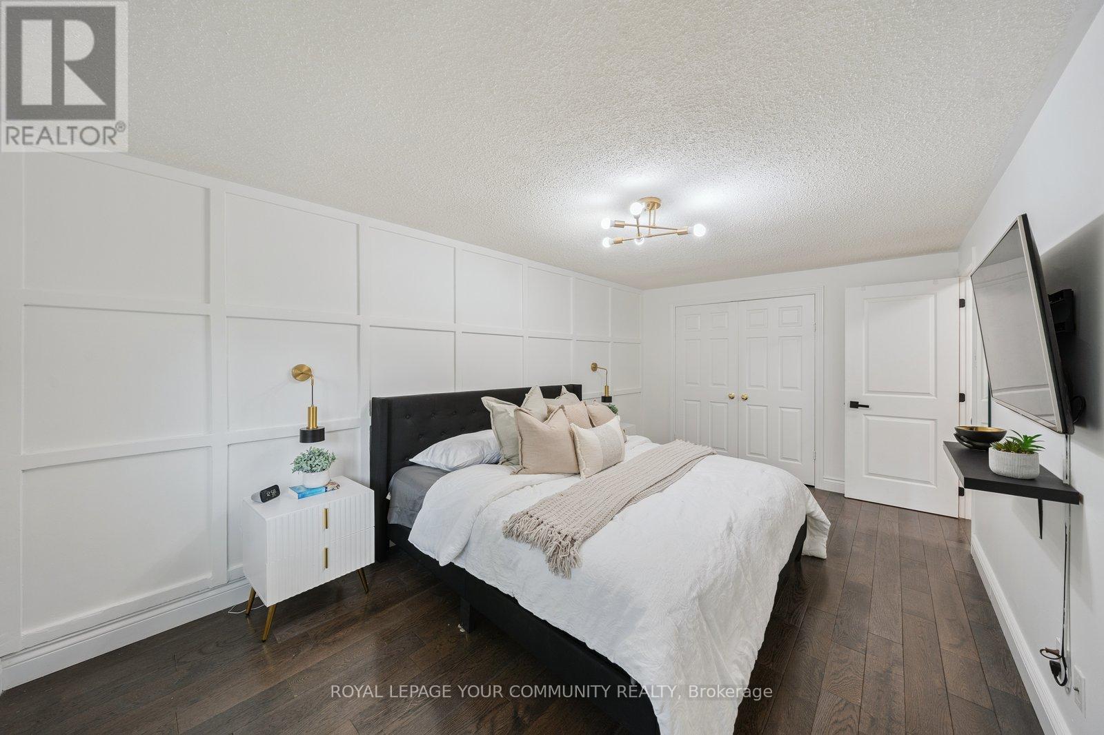 












249 WELDRICK ROAD W

,
Richmond Hill,




Ontario
L4C5J2

