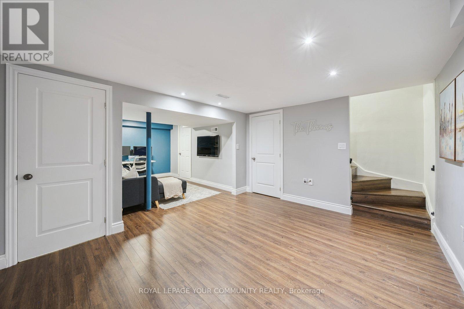 












249 WELDRICK ROAD W

,
Richmond Hill,




Ontario
L4C5J2

