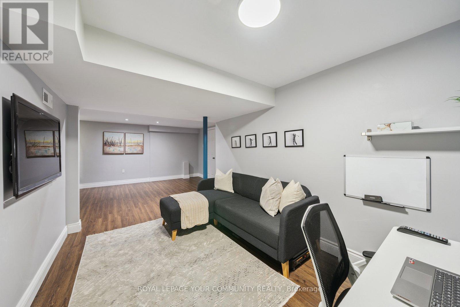 












249 WELDRICK ROAD W

,
Richmond Hill,




Ontario
L4C5J2

