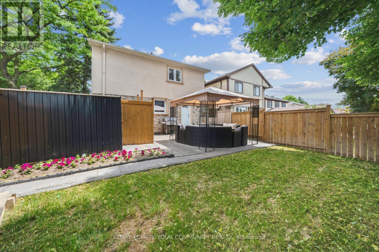 












249 WELDRICK ROAD W

,
Richmond Hill,




Ontario
L4C5J2

