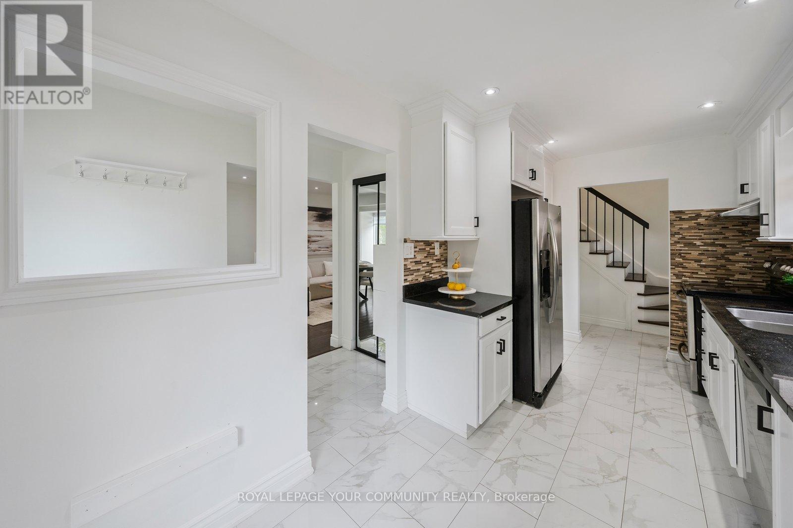 












249 WELDRICK ROAD W

,
Richmond Hill,




Ontario
L4C5J2

