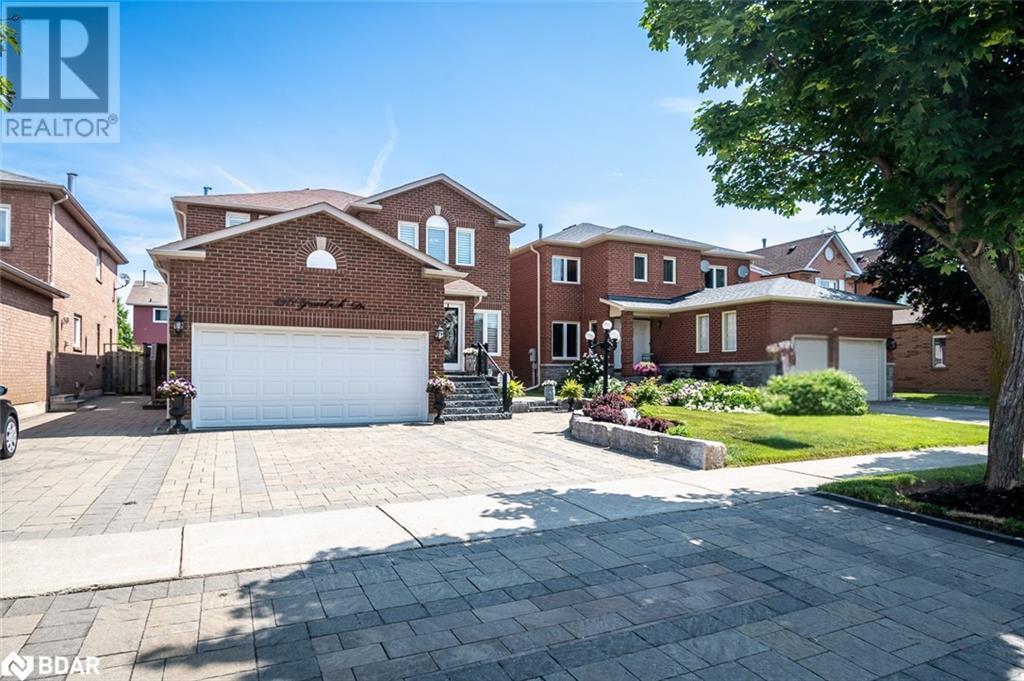 












5971 GROSSBEAK Drive

,
Mississauga,




Ontario
L5N6B3

