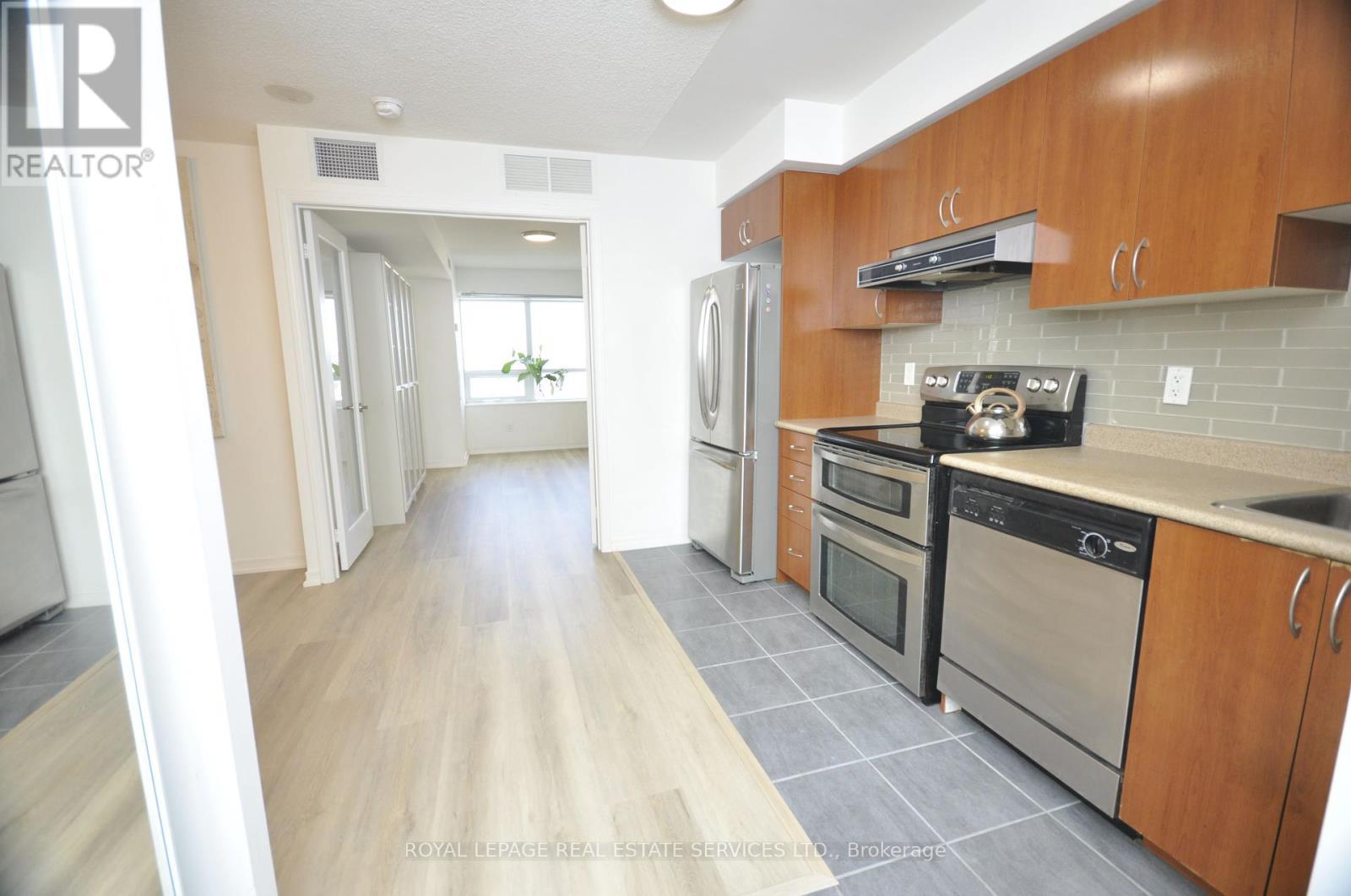 












1217 - 60 HEINTZMAN STREET

,
Toronto,




Ontario
M6P5A1

