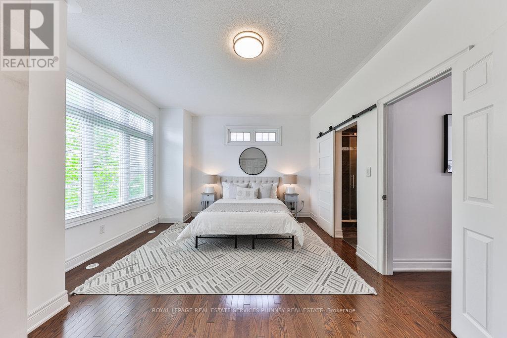 












2032 LAKESHORE ROAD W

,
Mississauga,




Ontario
L5J1J8

