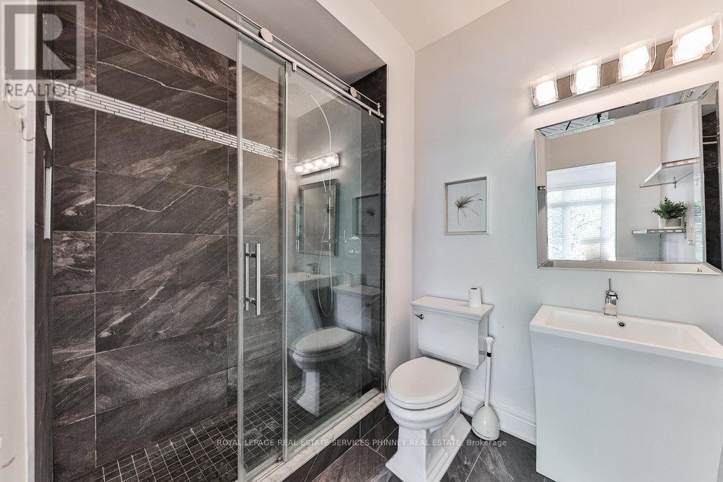 












2032 LAKESHORE ROAD W

,
Mississauga,




Ontario
L5J1J8

