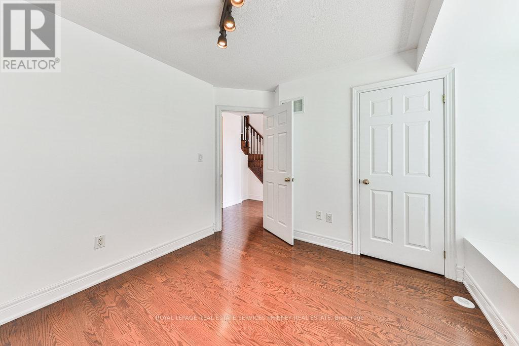 












2032 LAKESHORE ROAD W

,
Mississauga,




Ontario
L5J1J8

