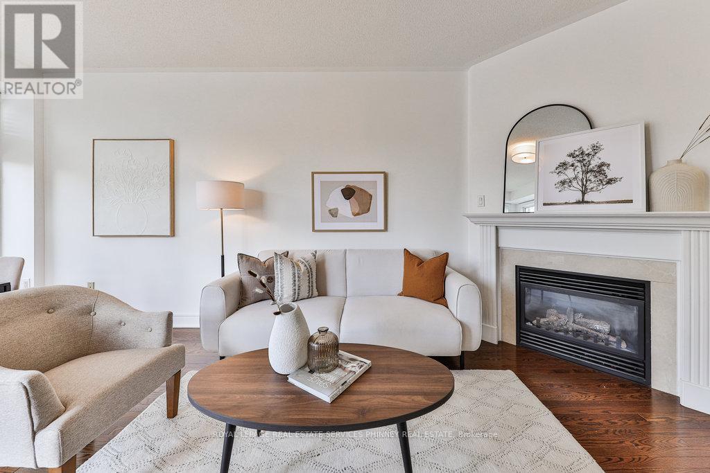 












2032 LAKESHORE ROAD W

,
Mississauga,




Ontario
L5J1J8

