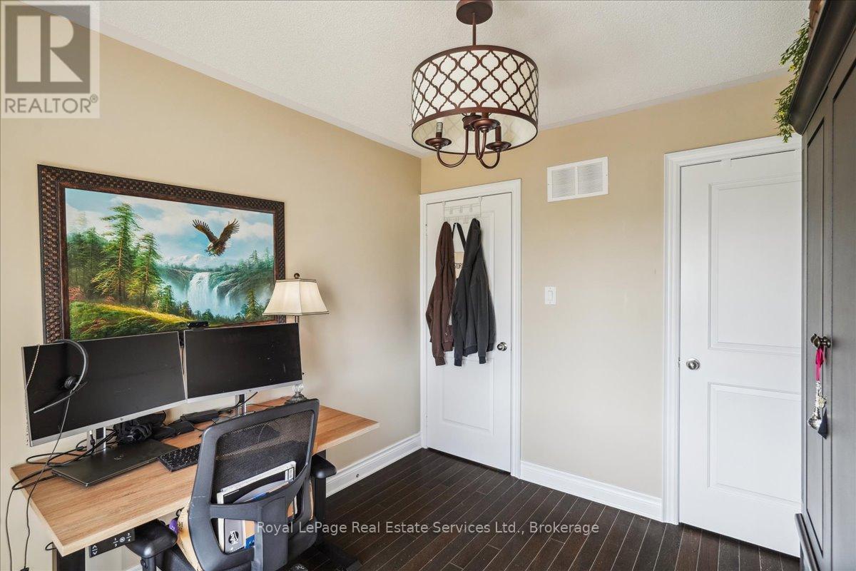 












37 ROCKMAN CRESCENT

,
Brampton (Northwest Brampton),




Ontario
L7A0B5

