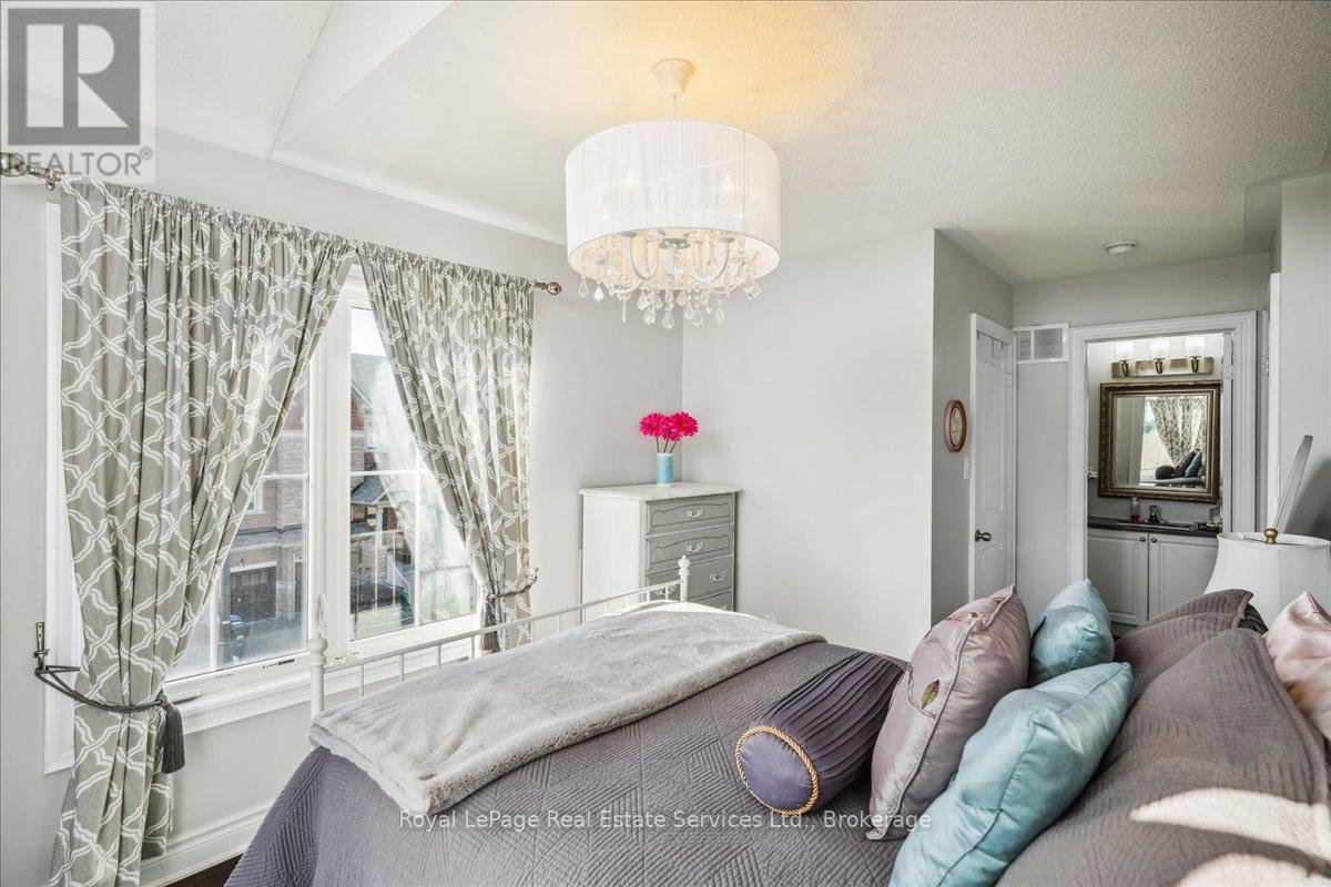 












37 ROCKMAN CRESCENT

,
Brampton (Northwest Brampton),




Ontario
L7A0B5

