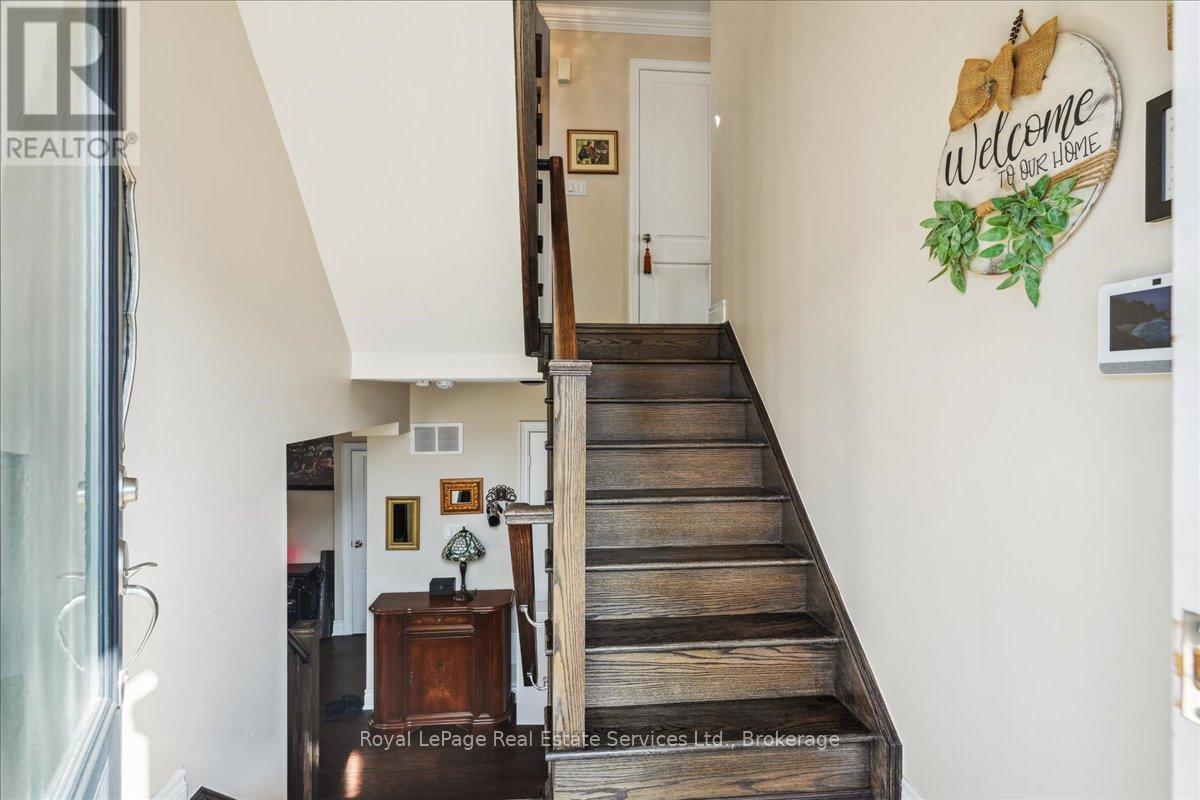 












37 ROCKMAN CRESCENT

,
Brampton (Northwest Brampton),




Ontario
L7A0B5


