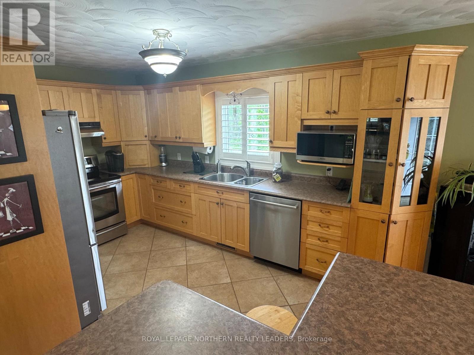 












1110 SANDY FALLS ROAD

,
Timmins (MTJ - 101 West),




Ontario
P4N7C3

