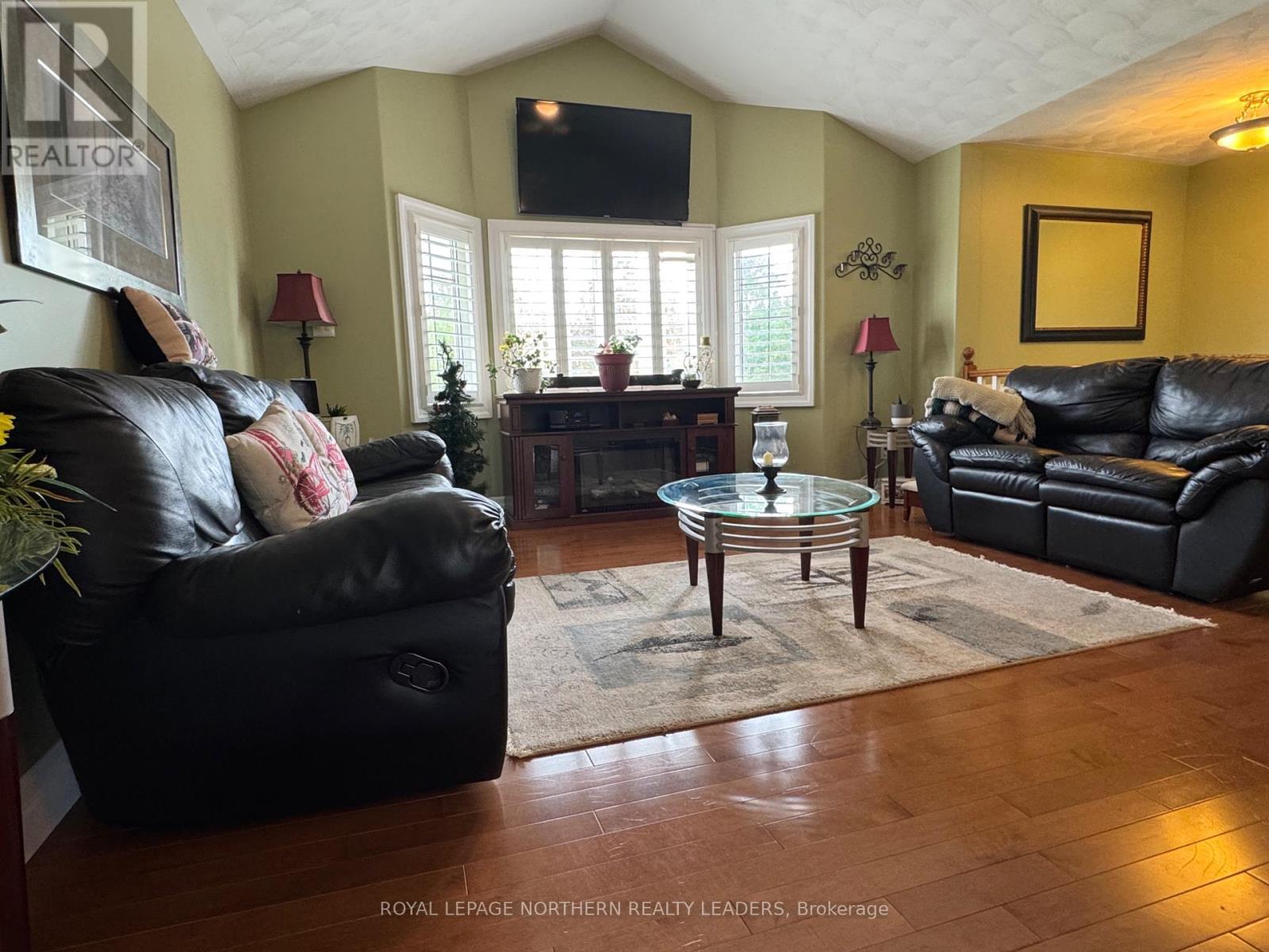 












1110 SANDY FALLS ROAD

,
Timmins (MTJ - 101 West),




Ontario
P4N7C3

