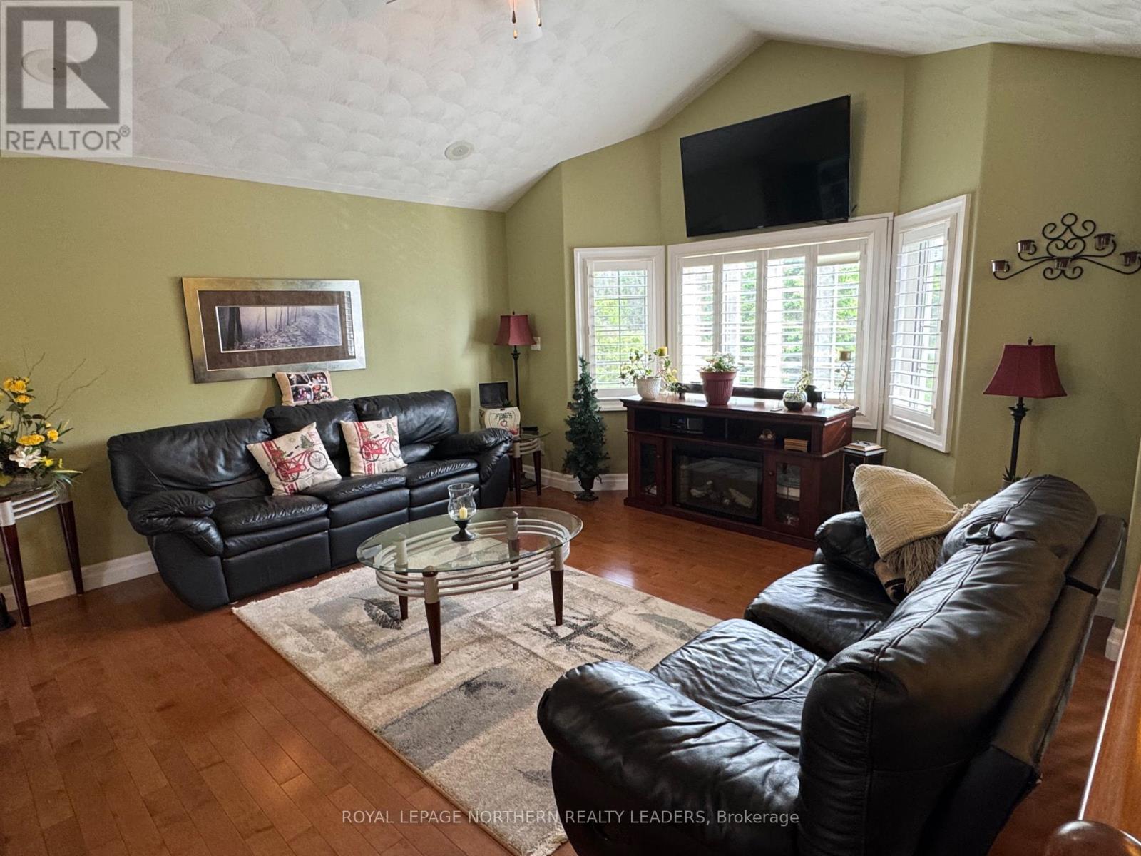 












1110 SANDY FALLS ROAD

,
Timmins (MTJ - 101 West),




Ontario
P4N7C3

