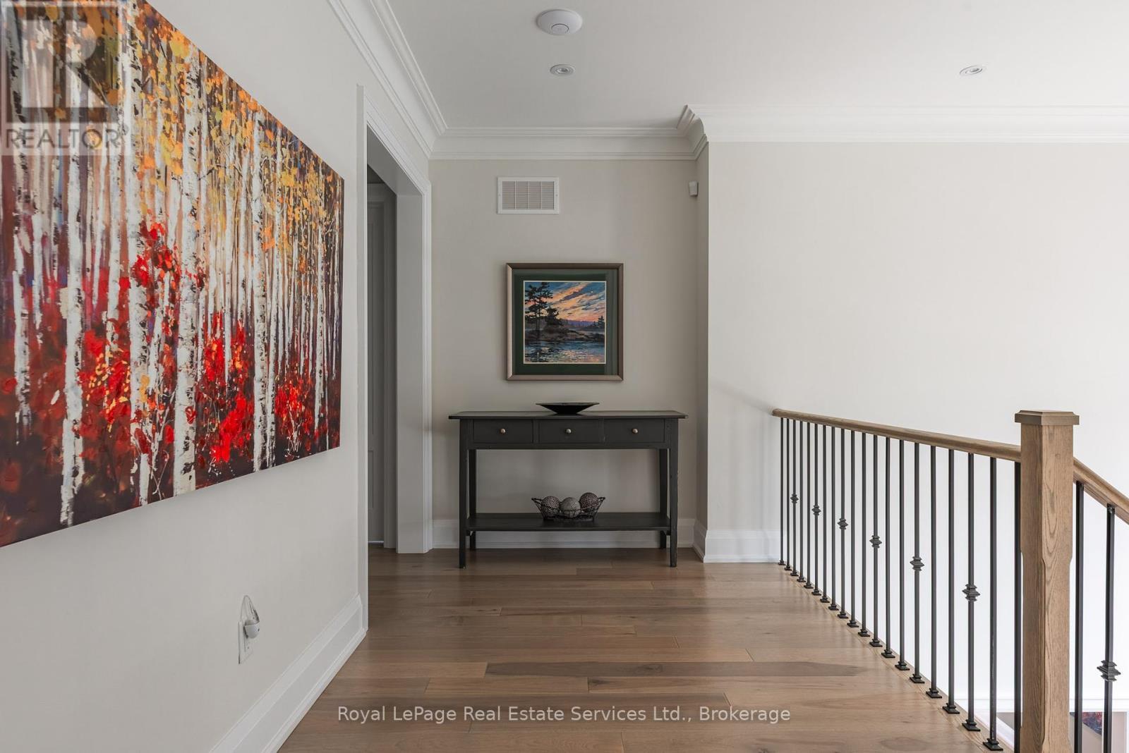 












215 PRINCE GEORGE CRESCENT

,
Oakville (SW Southwest),




Ontario
L6L0G5

