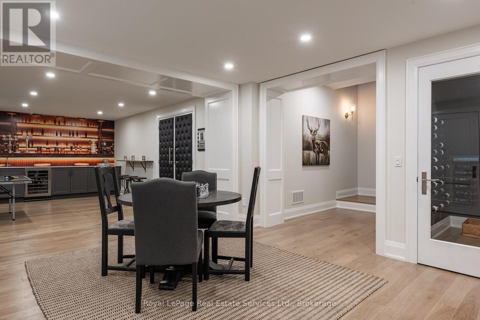 












215 PRINCE GEORGE CRESCENT

,
Oakville (SW Southwest),




Ontario
L6L0G5

