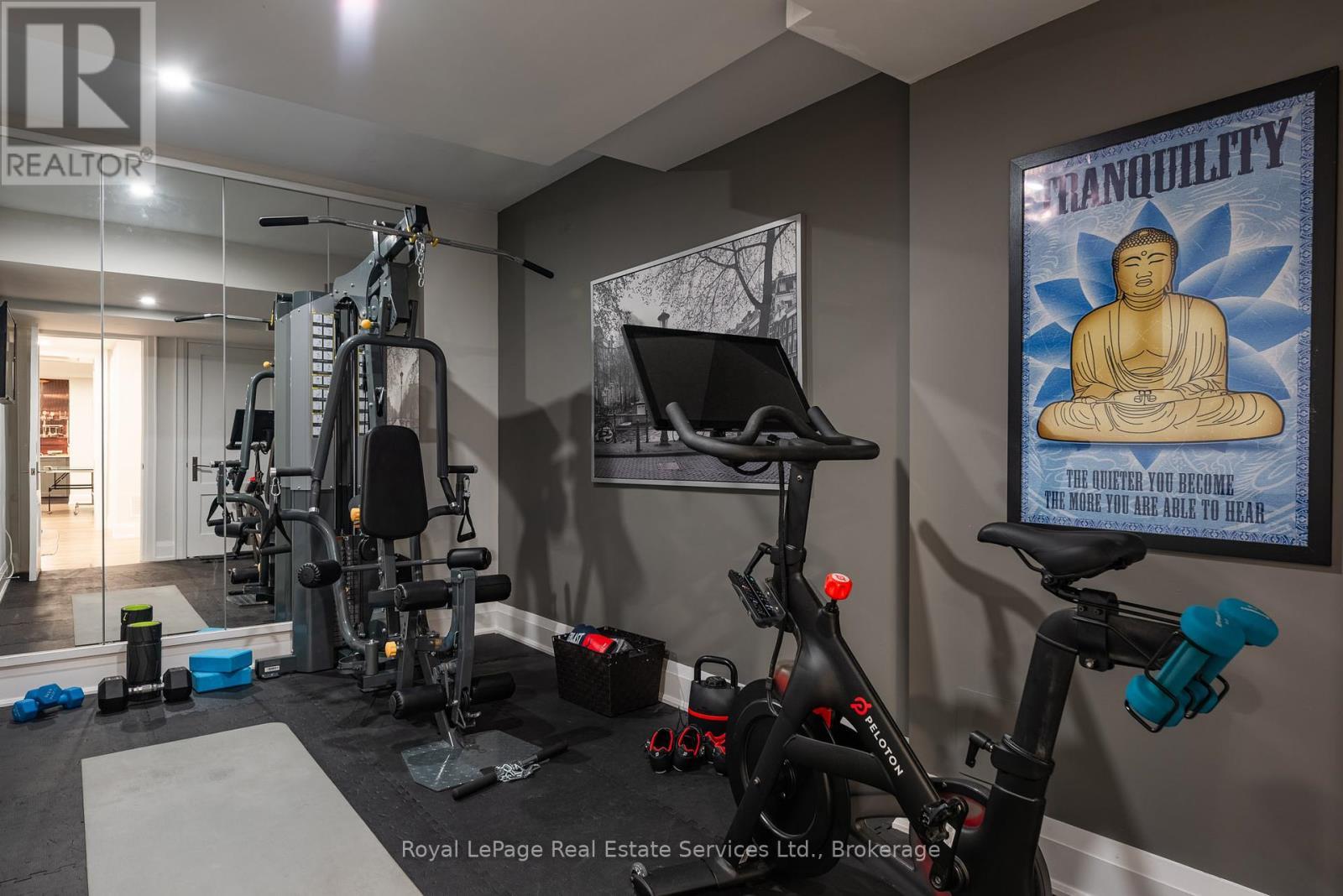 












215 PRINCE GEORGE CRESCENT

,
Oakville (SW Southwest),




Ontario
L6L0G5

