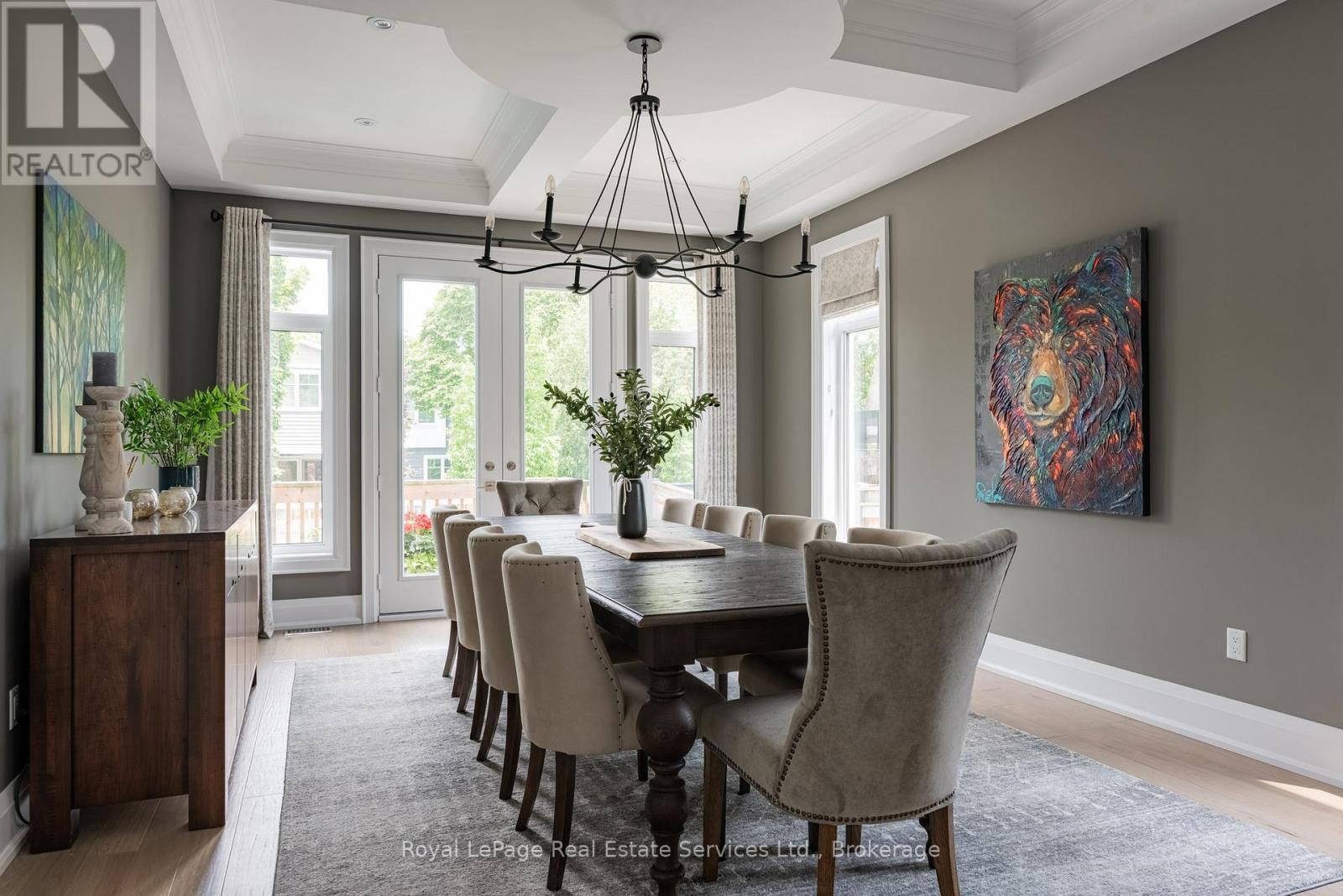 












215 PRINCE GEORGE CRESCENT

,
Oakville (SW Southwest),




Ontario
L6L0G5

